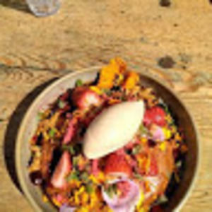 Meet your Posher, Becky